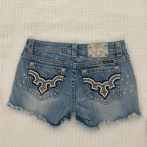 Miss Me Brand Signature Studded Distressed Shorts Sz 29